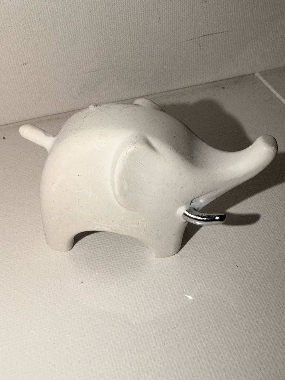 White Umbra Anigram Elephant Ring Holder